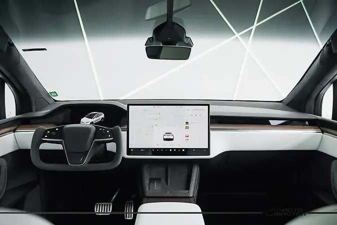 Tesla Model X - Imagem 14