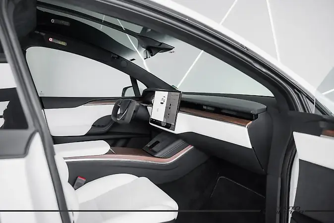 Tesla Model X - Imagem 19