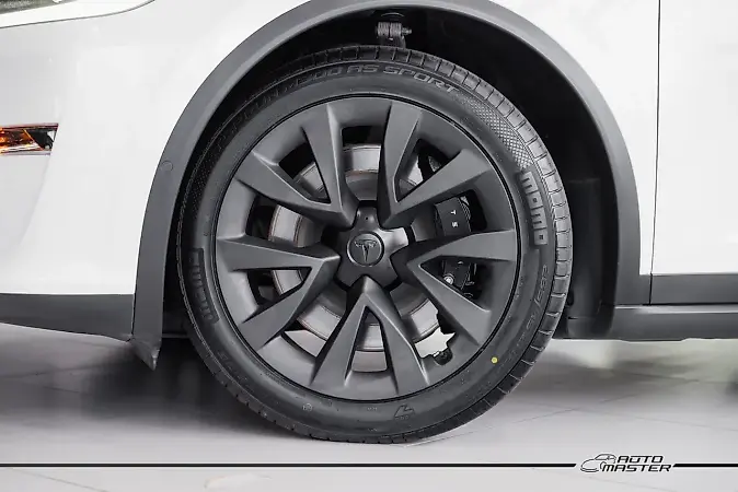 Tesla Model X - Imagem 20