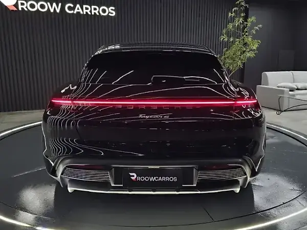 Porsche Taycan - Imagem 6