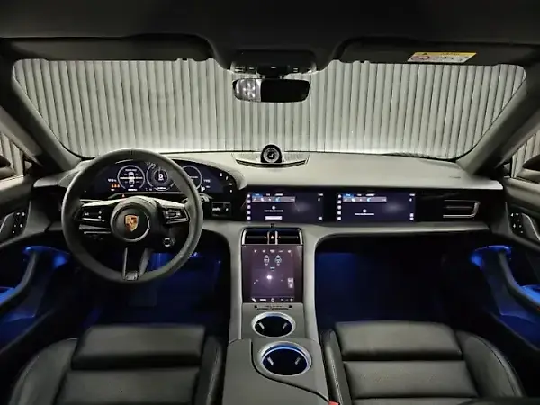 Porsche Taycan - Imagem 10
