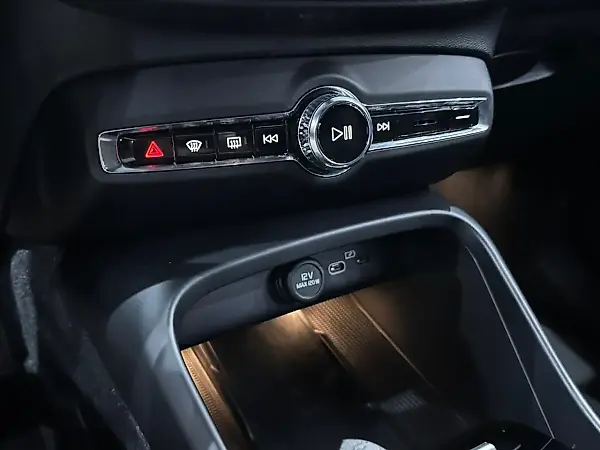 Volvo XC40 Recharge - Imagem 17