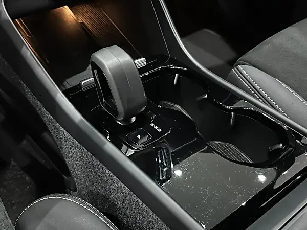Volvo XC40 Recharge - Imagem 18