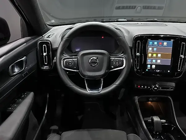 Volvo XC40 Recharge - Imagem 13