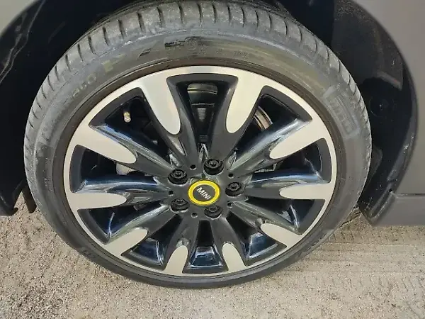 Mini Cooper SE - Imagem 18
