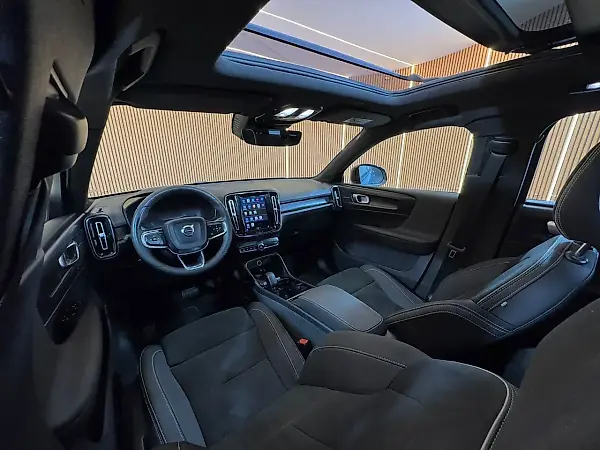 Volvo XC40 Recharge - Imagem 15