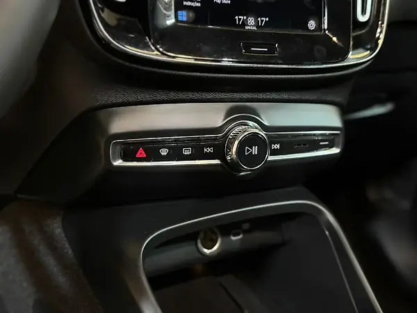 Volvo XC40 Recharge - Imagem 19