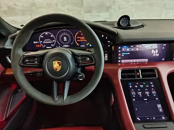 Porsche Taycan - Imagem 9