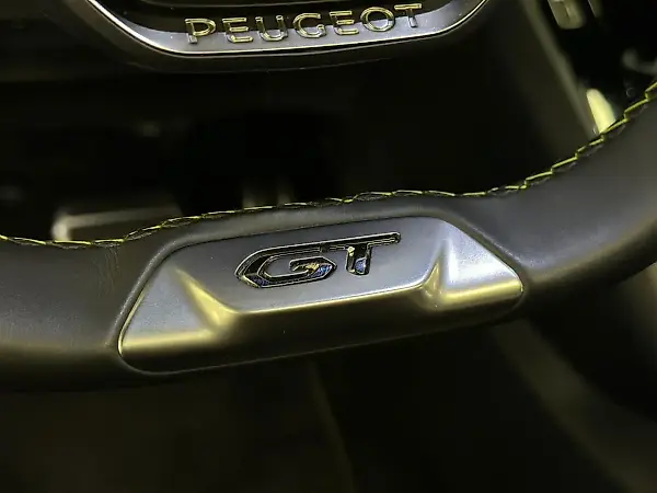 Peugeot E-2008 - Imagem 10
