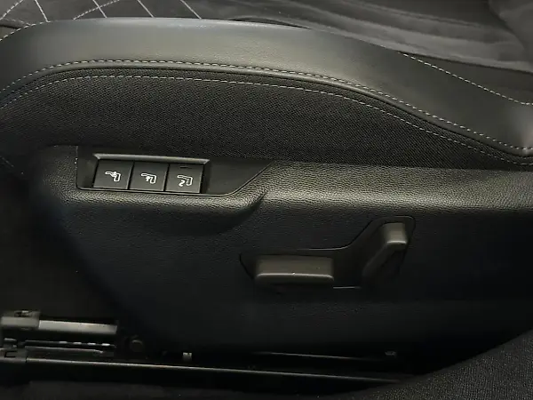 Peugeot E-2008 - Imagem 20