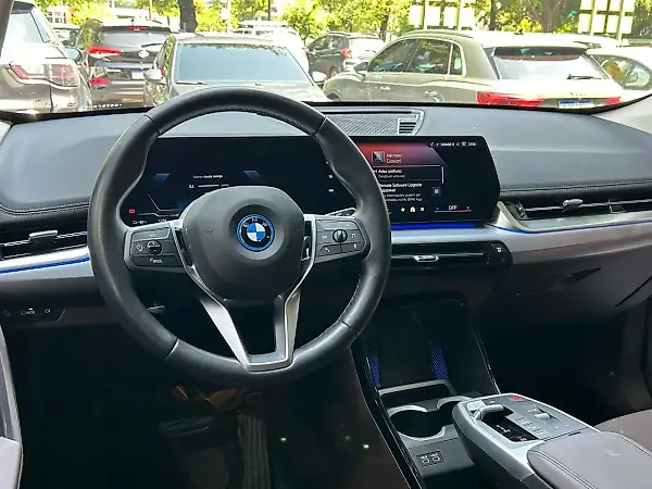 BMW IX1 - Imagem 2