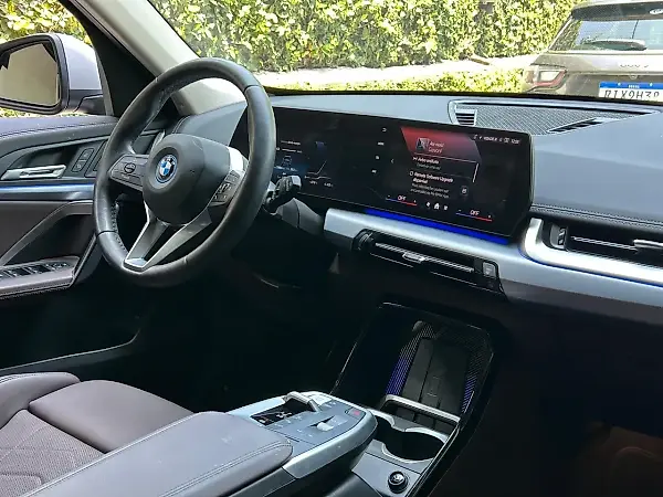 BMW IX1 - Imagem 8