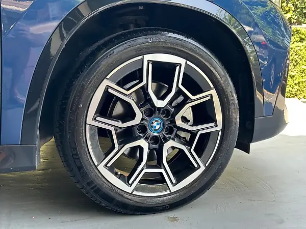 BMW IX1 - Imagem 7