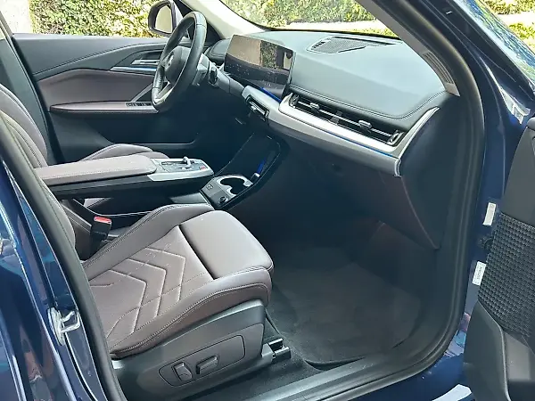 BMW IX1 - Imagem 12
