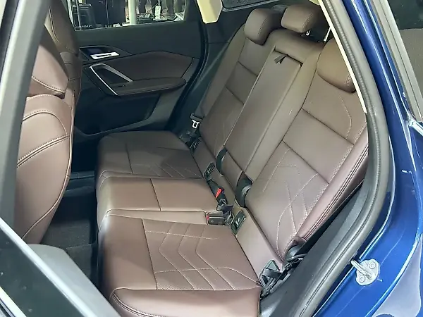 BMW IX1 - Imagem 13