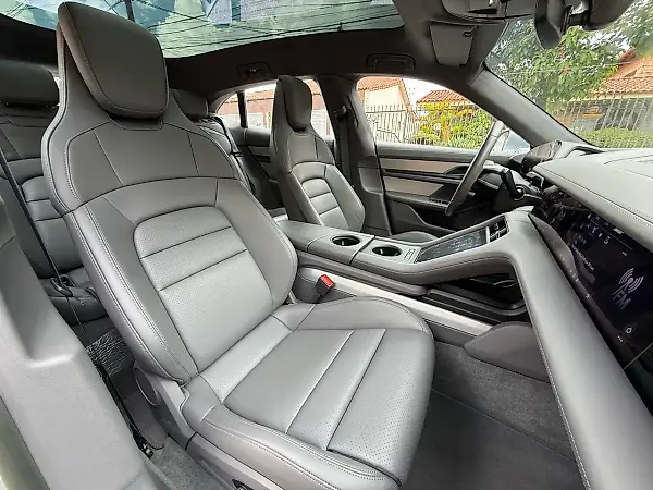 Porsche Taycan - Imagem 16