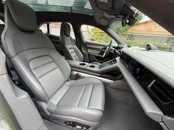 Porsche Taycan - Imagem 10