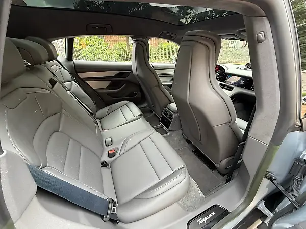 Porsche Taycan - Imagem 11