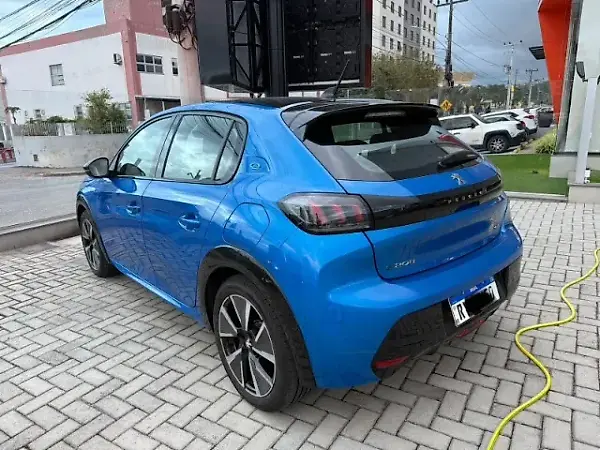 Peugeot E-208 - Imagem 2