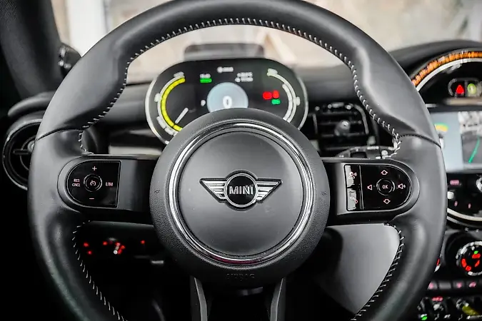 Mini Cooper SE - Imagem 13