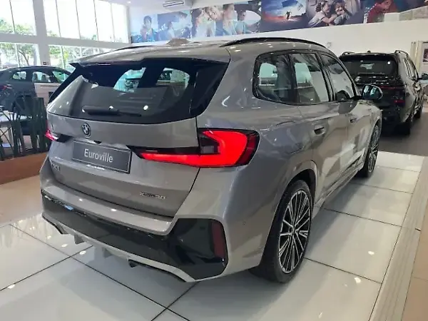 BMW IX1 - Imagem 2