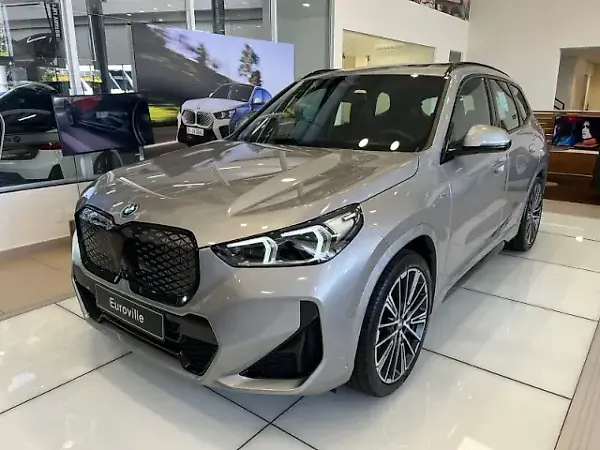 BMW IX1 - Imagem 3