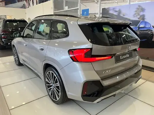 BMW IX1 - Imagem 4