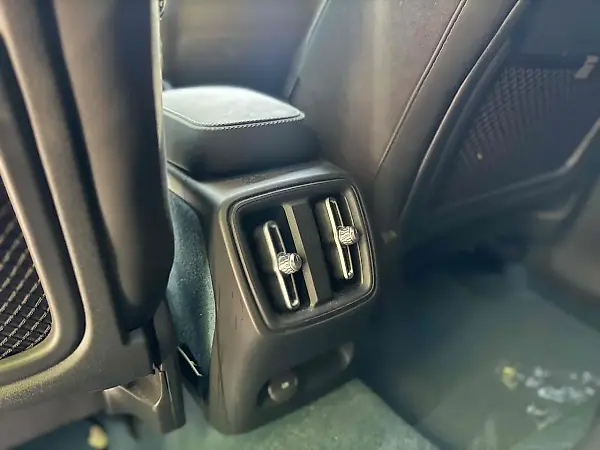 Volvo C40 Recharge - Imagem 10
