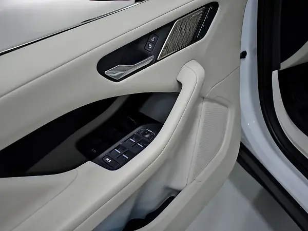 Jaguar I-pace - Imagem 14