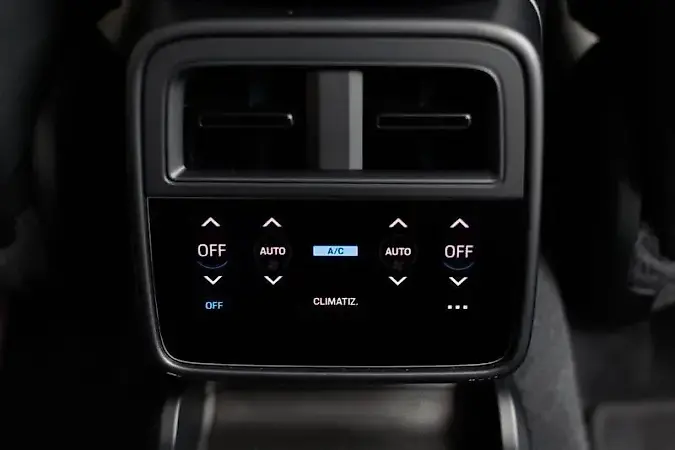 Porsche Taycan - Imagem 9