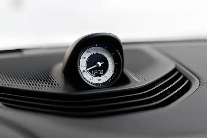 Porsche Taycan - Imagem 7