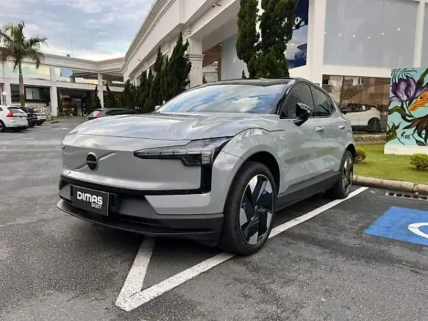 Volvo EX30 - Imagem 1