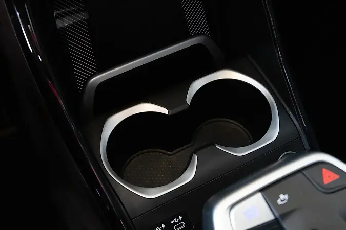 BMW IX1 - Imagem 13