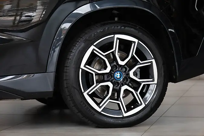 BMW IX1 - Imagem 9