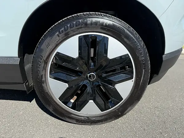 Volvo EX30 - Imagem 7