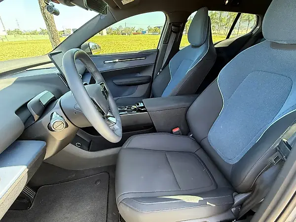 Volvo EX30 - Imagem 19