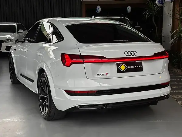 Audi E-tron S Sportback - Imagem 6