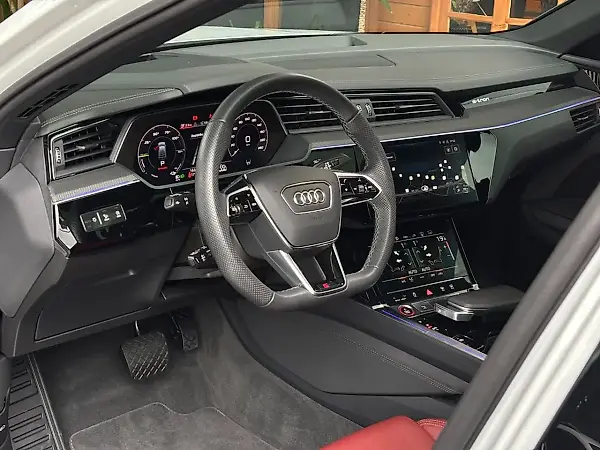 Audi E-tron S Sportback - Imagem 9