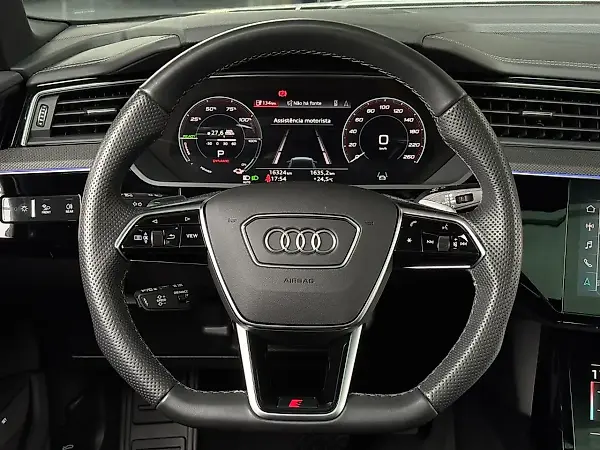 Audi E-tron S Sportback - Imagem 17
