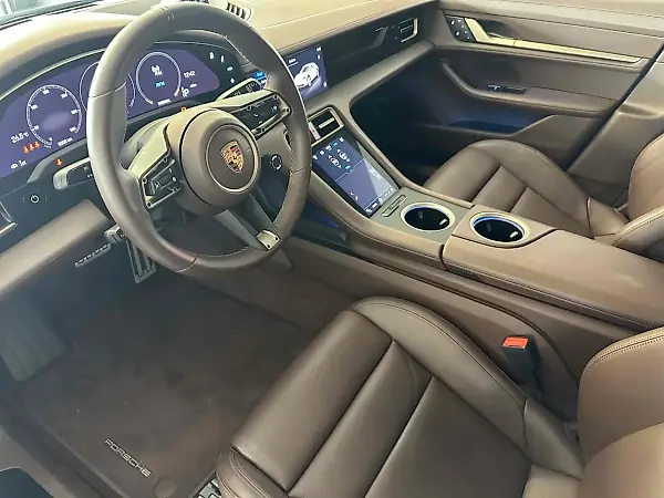 Porsche Taycan - Imagem 11