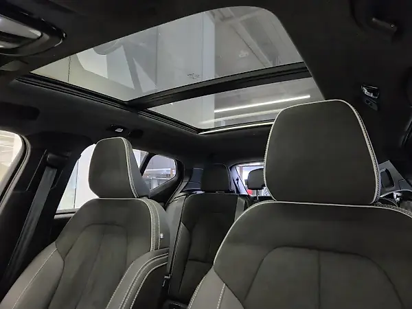 Volvo XC40 Recharge - Imagem 6