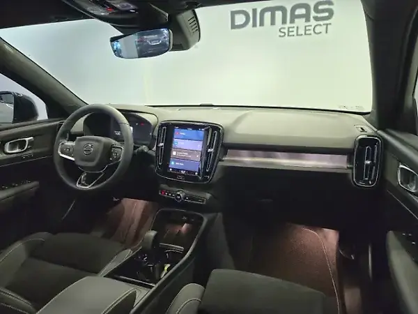 Volvo XC40 Recharge - Imagem 9