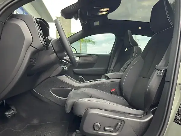 Volvo C40 Recharge - Imagem 13