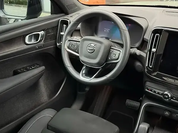Volvo C40 Recharge - Imagem 12