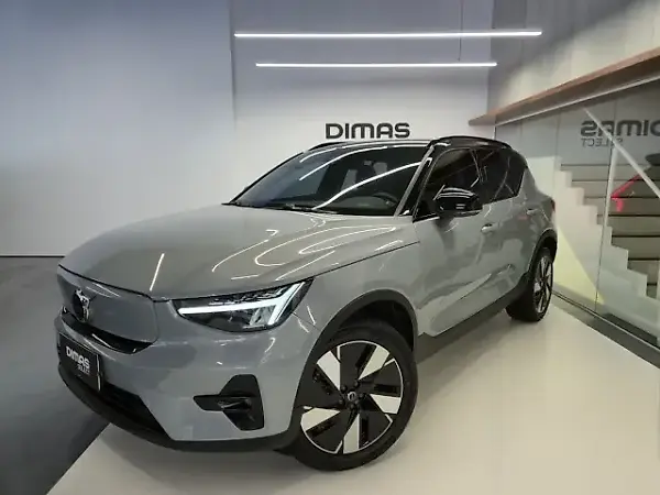 Volvo XC40 Recharge - Imagem 1