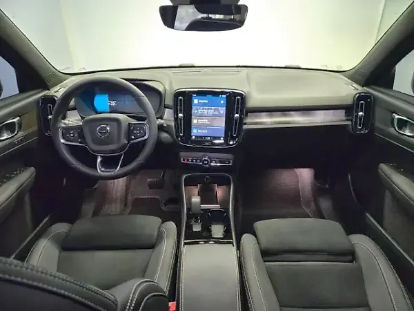Volvo XC40 Recharge - Imagem 7