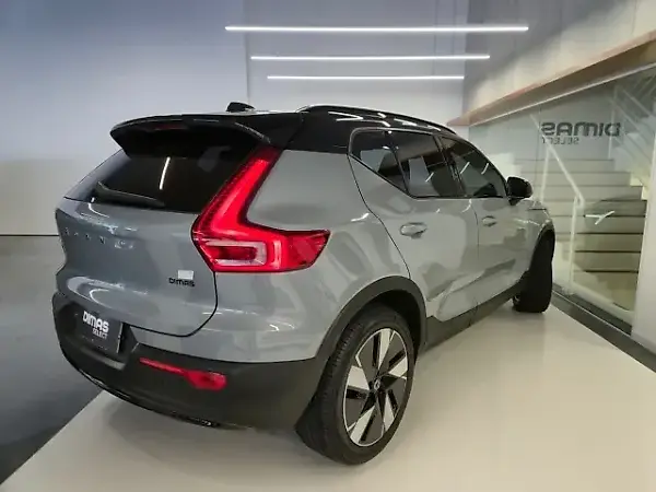 Volvo XC40 Recharge - Imagem 4