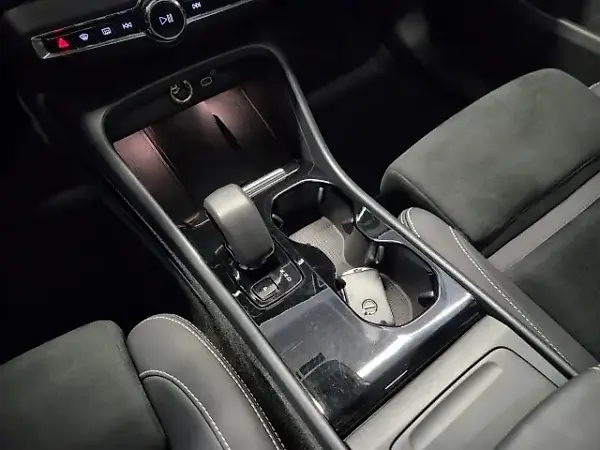 Volvo XC40 Recharge - Imagem 11