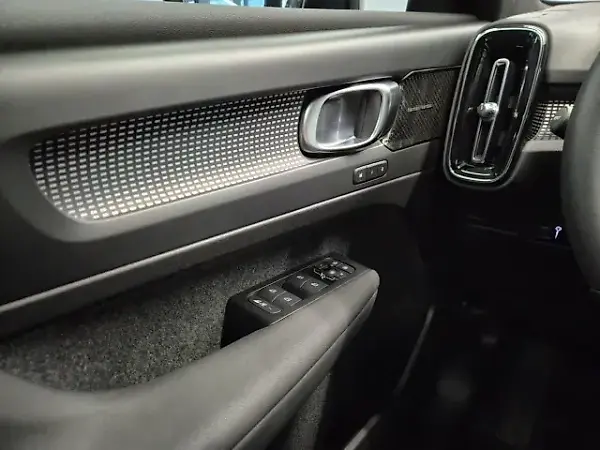Volvo XC40 Recharge - Imagem 14