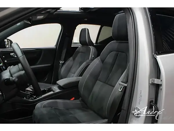 Volvo XC40 Recharge - Imagem 8
